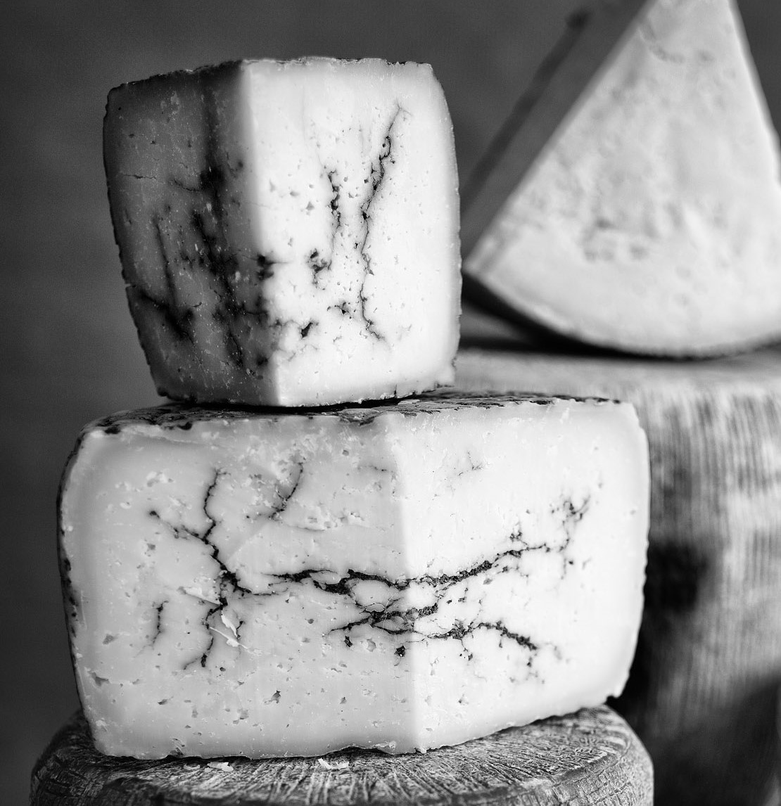 Pecorino al Tartufo Nero 250